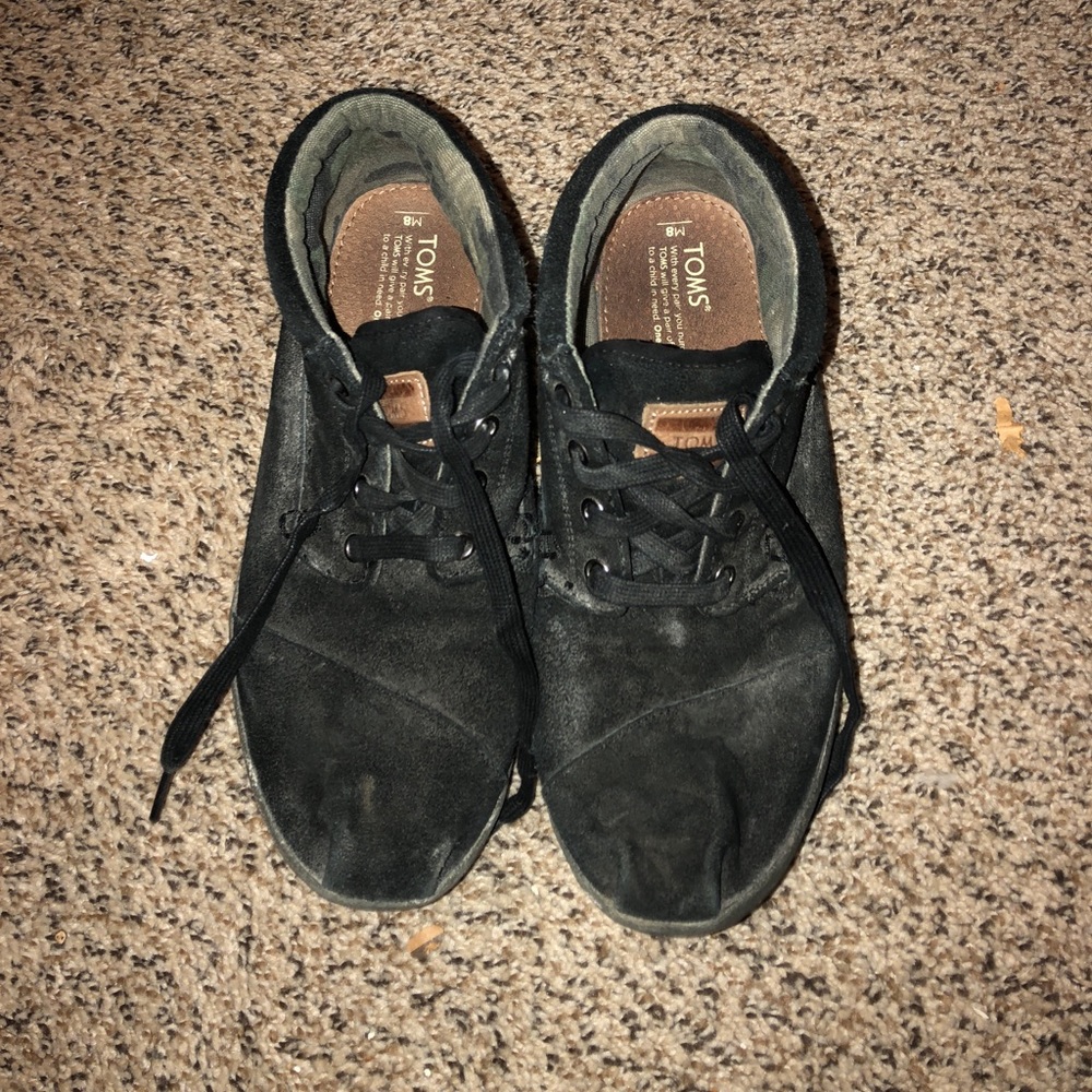 Black toms